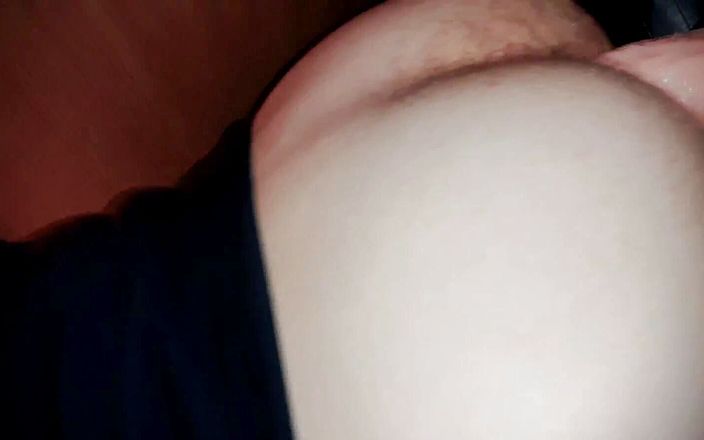 Cumster: Solo twink uwielbia używać dildo do swojej dziury analnej