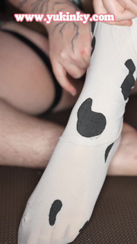 Au Pied Pour Ces Bas En Nylon - Amateur Francaise Footfetish Soft Dom Alt Domina Rousse Poilue Donjon