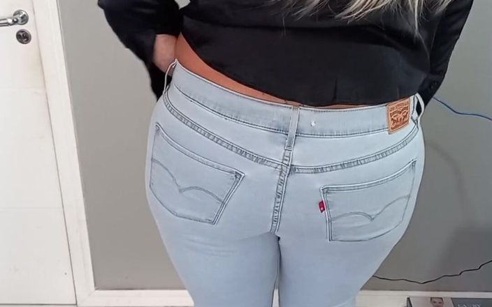 Sexy ass CDzinhafx: Curul meu mare, purtând micro bikini!