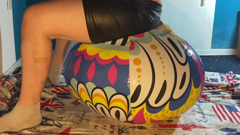 BeachBallsDuo: 우리에게 짓밟힌 3개의 거대한 100cm 비치 볼! 슬로우모 카메라 2대