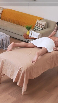 Des caméras de sécurité de l’hôtel capturent la séance de massage torride de Jasmine Wilde