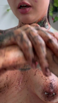 Alternative Girl Give You a Worship to Hairy Armpits