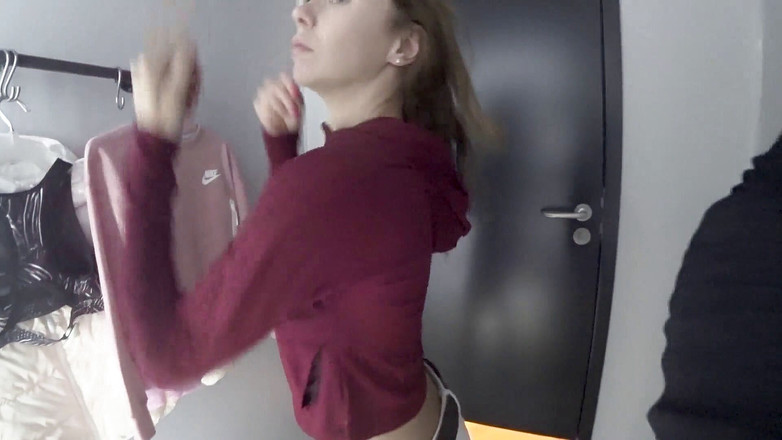 Mia Bandini: Анальний секс в примірочній