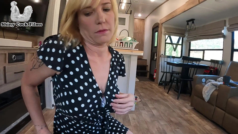 Jane Cane: Good step moms never kiss and tell
