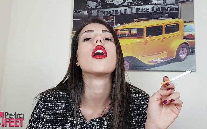 Smokin Fetish: Italian beauty loves smoking cigars