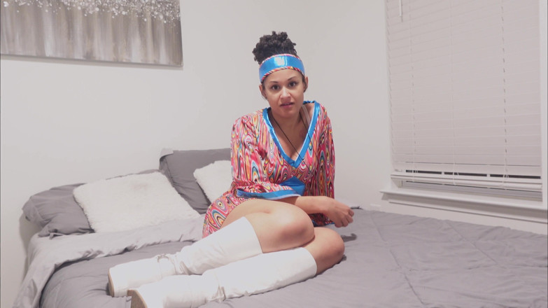 Kink in Time: Calisa Bliss' Groovy '60s Jerk off Instruction POV Seduction Awaits!