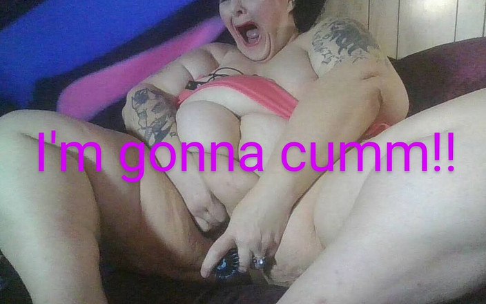 HerculesnVENUS: Трахнутая пизда с расческой много кончает