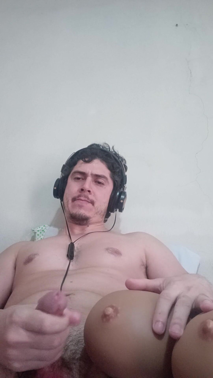 Tabasco Jake: Handsome Embarrassed Man Comes in Thick Squirts on Big Tits