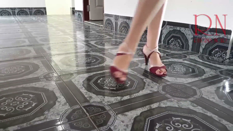 Regina Noir: Striptease on High Heels in Empty House