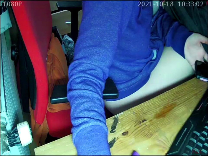 KittieNoOne: Masturbându-se pe camera secretă