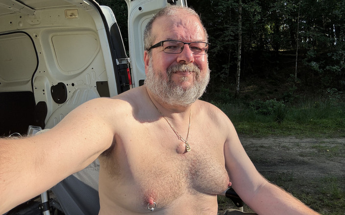 Qualzucht: Trochu zábavy Rybaření u jezera