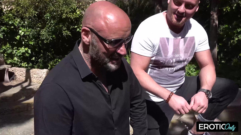 MILFFreaksX: Tự phát chết tiệt đói bên đường MILF (má mì quyến rũ) cho...