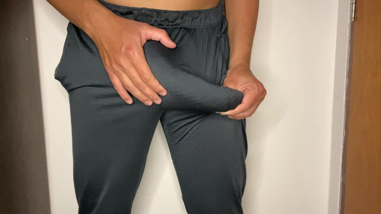 Greedy truck: M-am oprit la aeroport pentru că pantalonii mei erau prea...