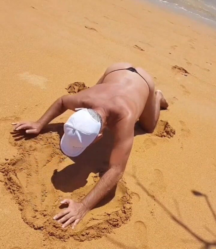 Ladysilvas: Ladysilva yang sangat seksi dalam seluar dalam di pantai – pantat...