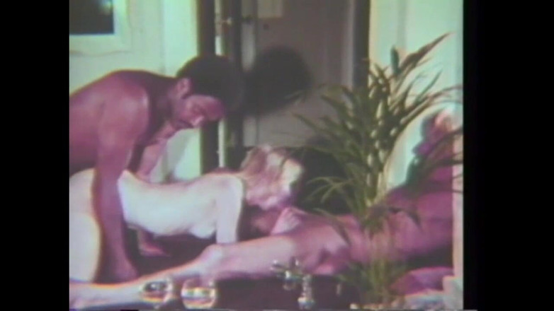 Vintage megastore: Секс-куклы в ретро видео 3