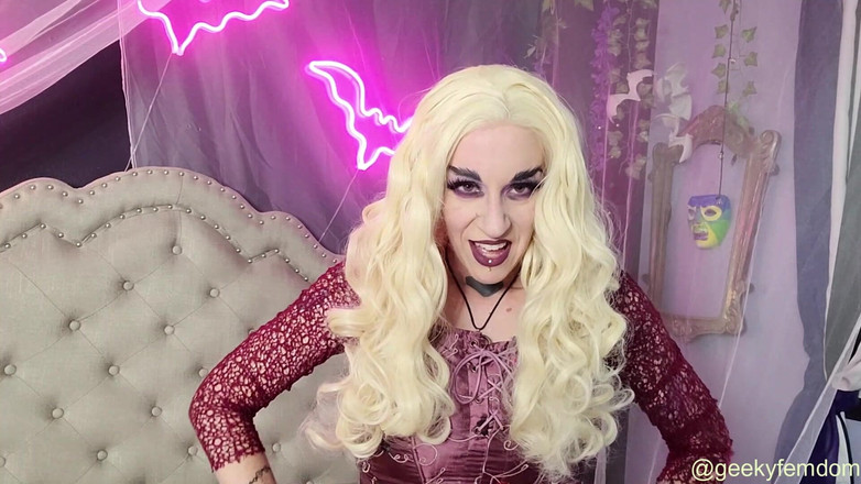 Geeky Femdom: Hocus Pocus Mengamuk Pada Dara Comic Con