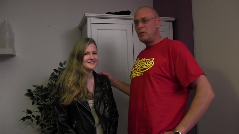 Casting66: 第一次尝试她的阴户！！