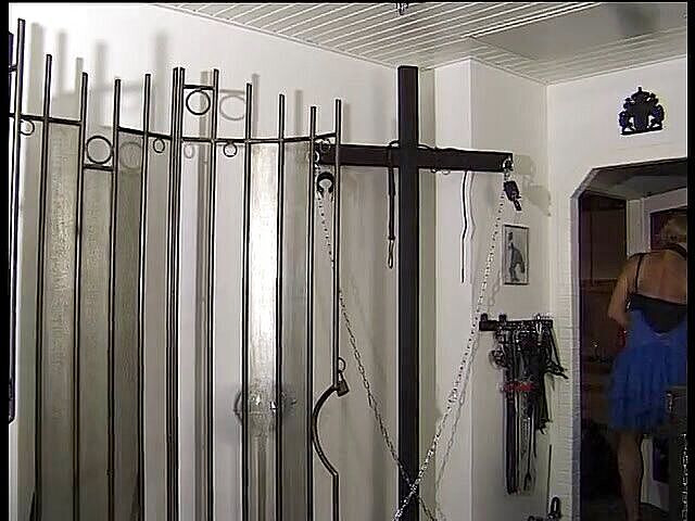 Lucky Cooch: Kámoš si obléká šaty