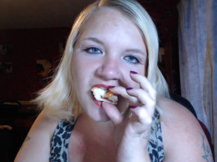 Akosti Rain: Cake time with Akosti