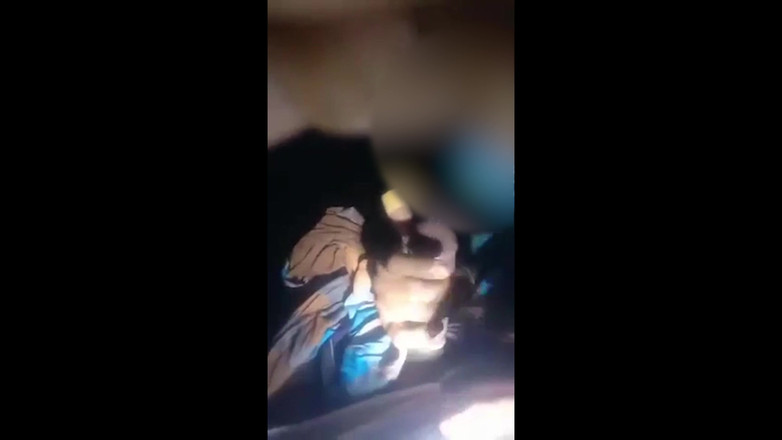 Parihema: सौतेली मम्मी सौतेले बेटे को लंड चुसाई देती है