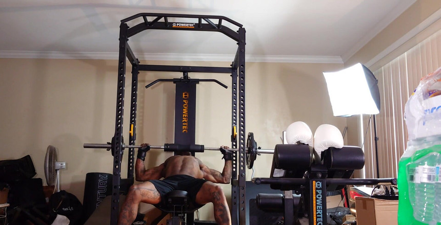 Hallelujah Johnson: 使用 plyometric 训练的阻力训练锻炼开发对地面反应的有效控制和生产