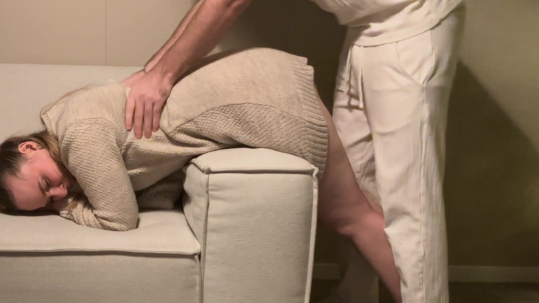 Christian Hearts: Vrouw wordt langs achteren op de bank geneukt