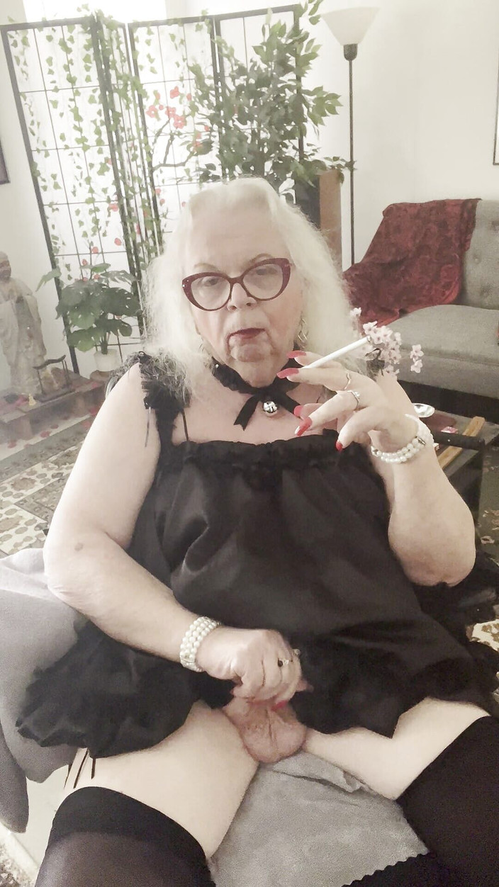 Constance: Tôi đang tận hưởng đi tiểu của mình