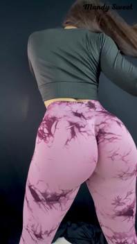 Brasil pantat besar twerking dengan suara funk dengan legging tanpa celana dalam