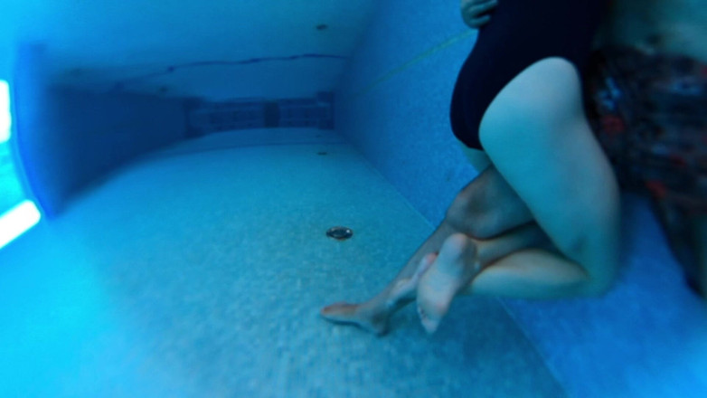 Mature_cunt: Трахання ніг в басейні