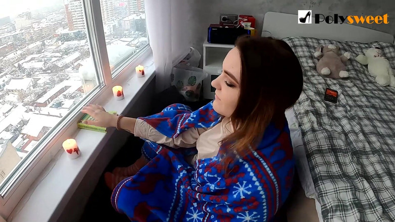 Polly Sweet: Sexe romantique près de la fenêtre panoramique