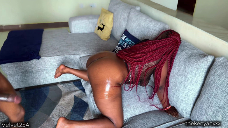 THEKENYANXXX: Buci mari suge și fute o pulă mare și neagră pe la...
