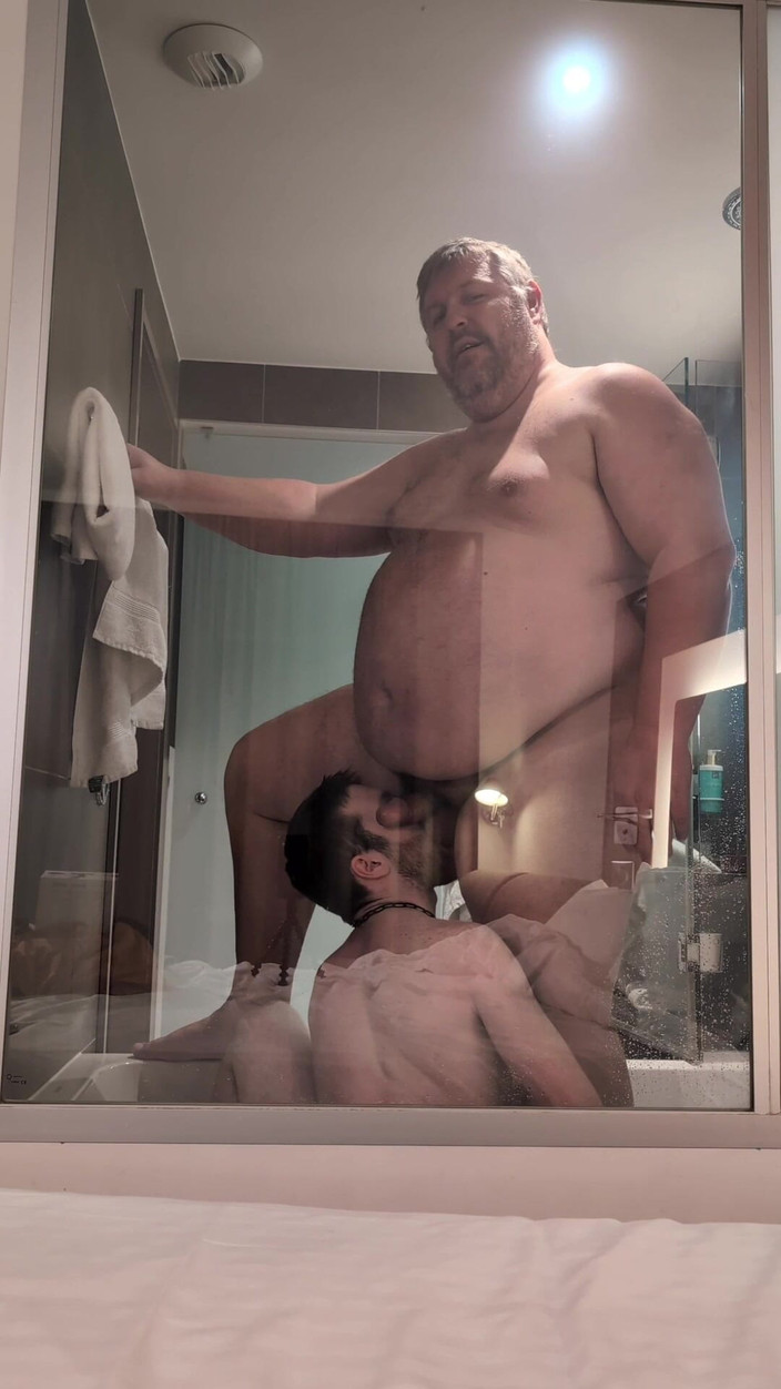 Mart_the_cat: Mẹ kế đụ tôi trong phòng tắm