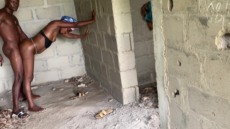 Pretty Pussy Studio: Bekas kejutkan saya di bangunan yang belum siap dengan teman...