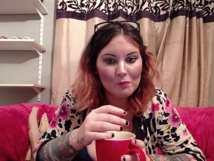 MissFFW: Panna Ffw uwielbia chrupiące kostki lodu