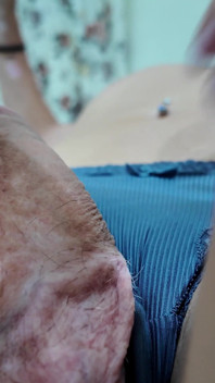 Trans Nylone dengan celana ketat dan kontol besar