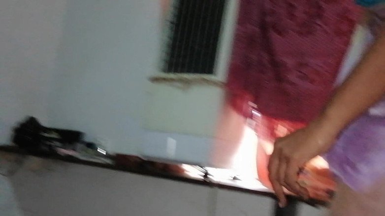 Tina Baby: चालाक चूत सेक्सी सौतेली मम्मी सौतेले बेटे को बहका रही है