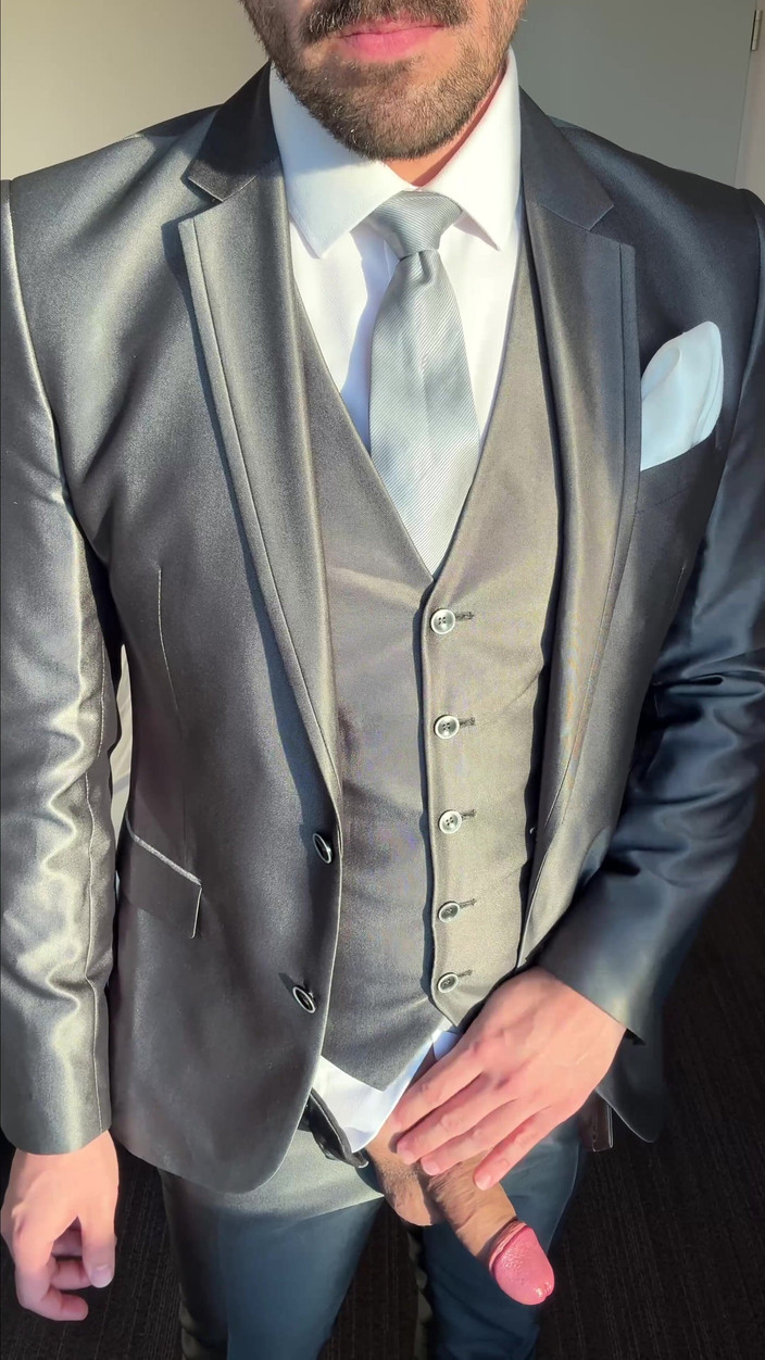 Master Shiny Shoes: 新郎在酒店房间手淫