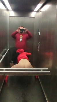 Sexo muy arriesgado en un ascensor con la vecina caliente Dada Deville