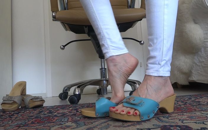 Lady Victoria Valente: Wooden mules and sexy feet