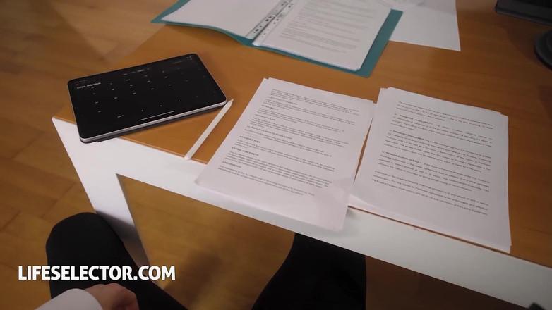 LifeSelector: Маленькая курьерская девушка Amalia Davis получает жесткий урок за воровство