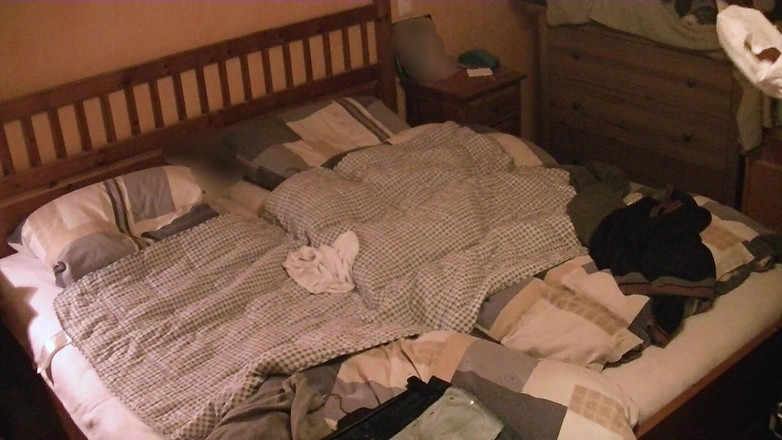 Mark Hannes: Постільні трусики (від 52-річної мачухи) мастурбує