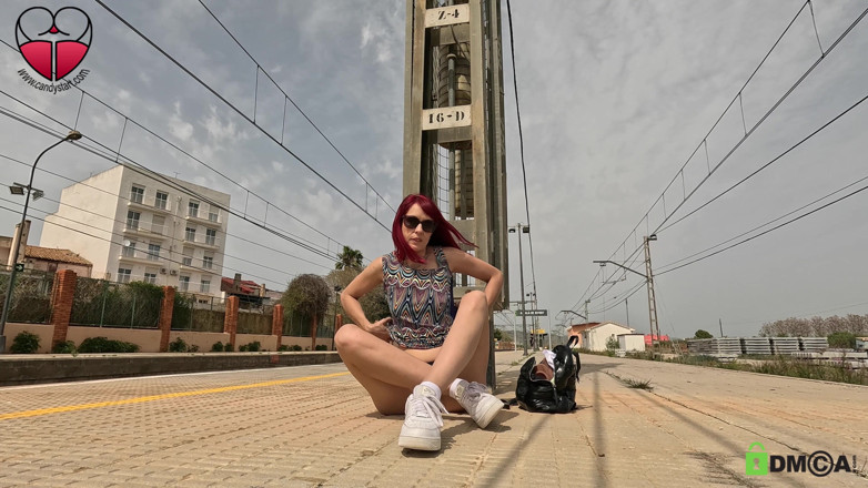 Candystart Videos: Riskante Selbstbefriedigung am Bahnhof