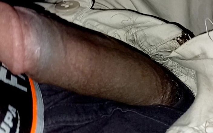Fullfun-desi: Я дрочу член свого найкращого друга вранці