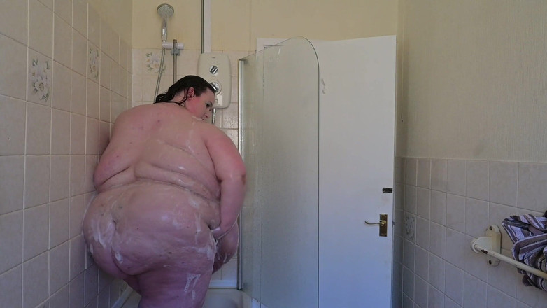 SSBBWLadyBrads: Ratu gemuk dewi mandi