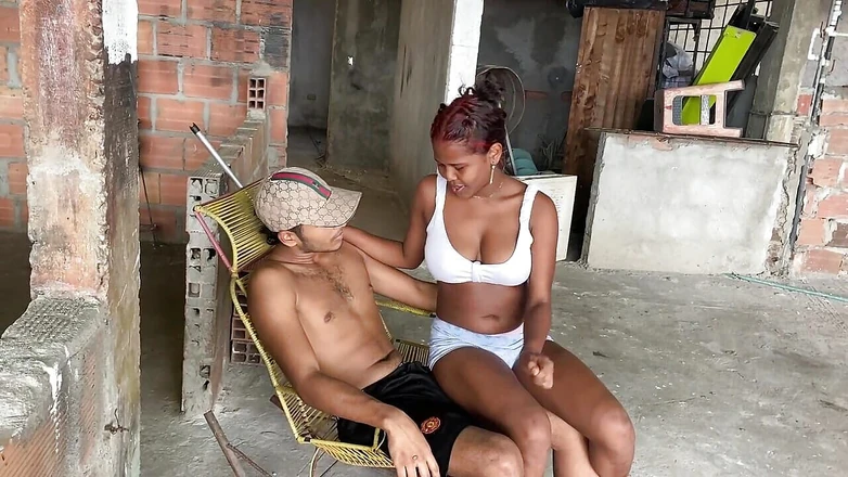 Mariaa: Eu fodo com minha namorada escondida em La Sotea.