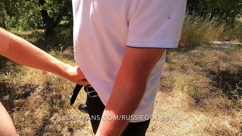 Russie Goodboy: Suger stor kuk styvfar Jay Taylor i bil och park