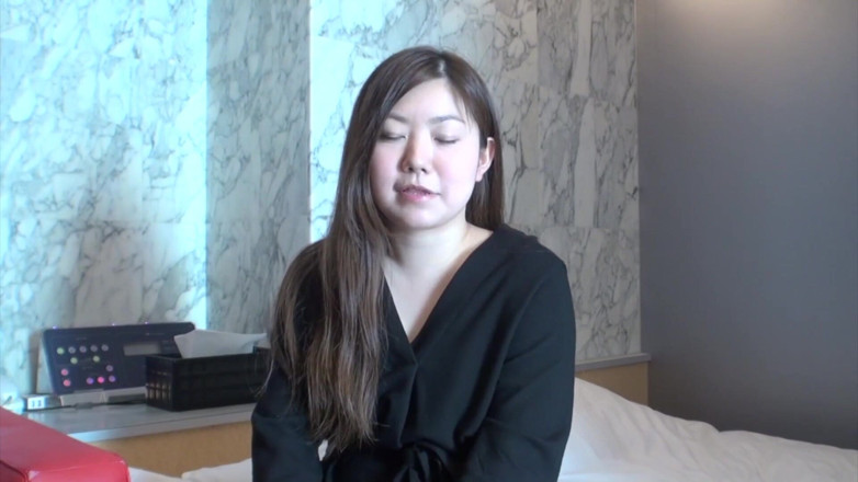 Japan Lust: Japanese lady gets her bare pussy teased to the max