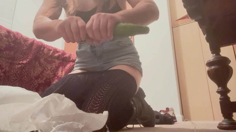Kinky39: Cross dressing stepdaddy fuck toys part 2