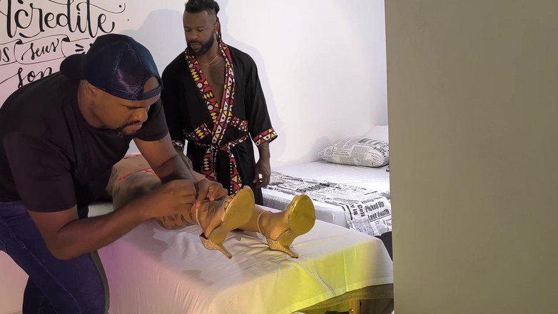 Nurseblack: Delikatny Rogacz wziął żonę na masaż tantryczny z czarnymi prezentami część...