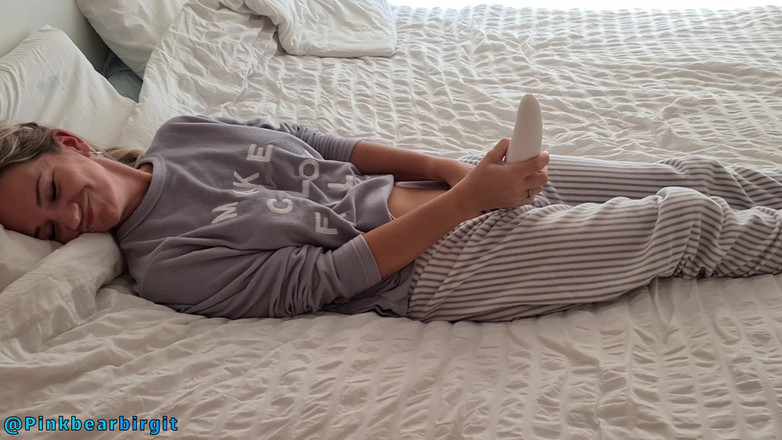 Pinkbearbirgit: Máy bay bà già với cây đũa thần